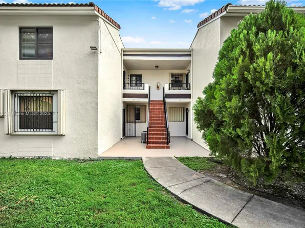 10857 NW 7th St APT 24-17, Miami, FL 33172