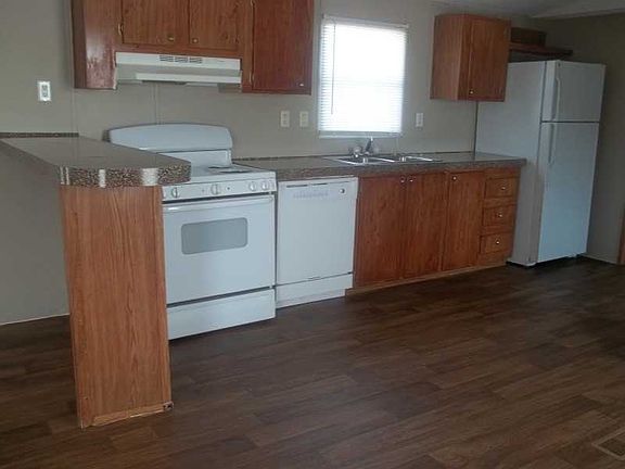 4th image of 211 Kelly Ln