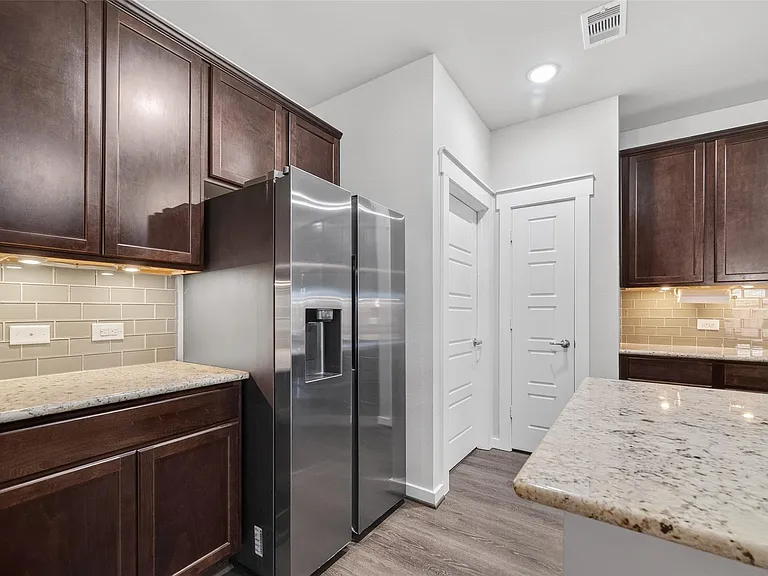 12322 Sabine Point Dr — Photo 8