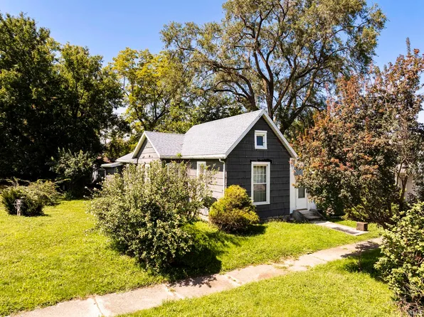 1613 S Gharkey St, Muncie, IN 47302