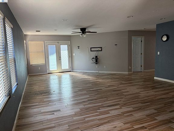 5th image of 1112 Yellowhammer Dr