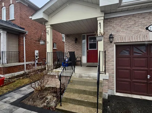 239 Banbrooke Cres #Basement, Newmarket, ON L3X 2W5