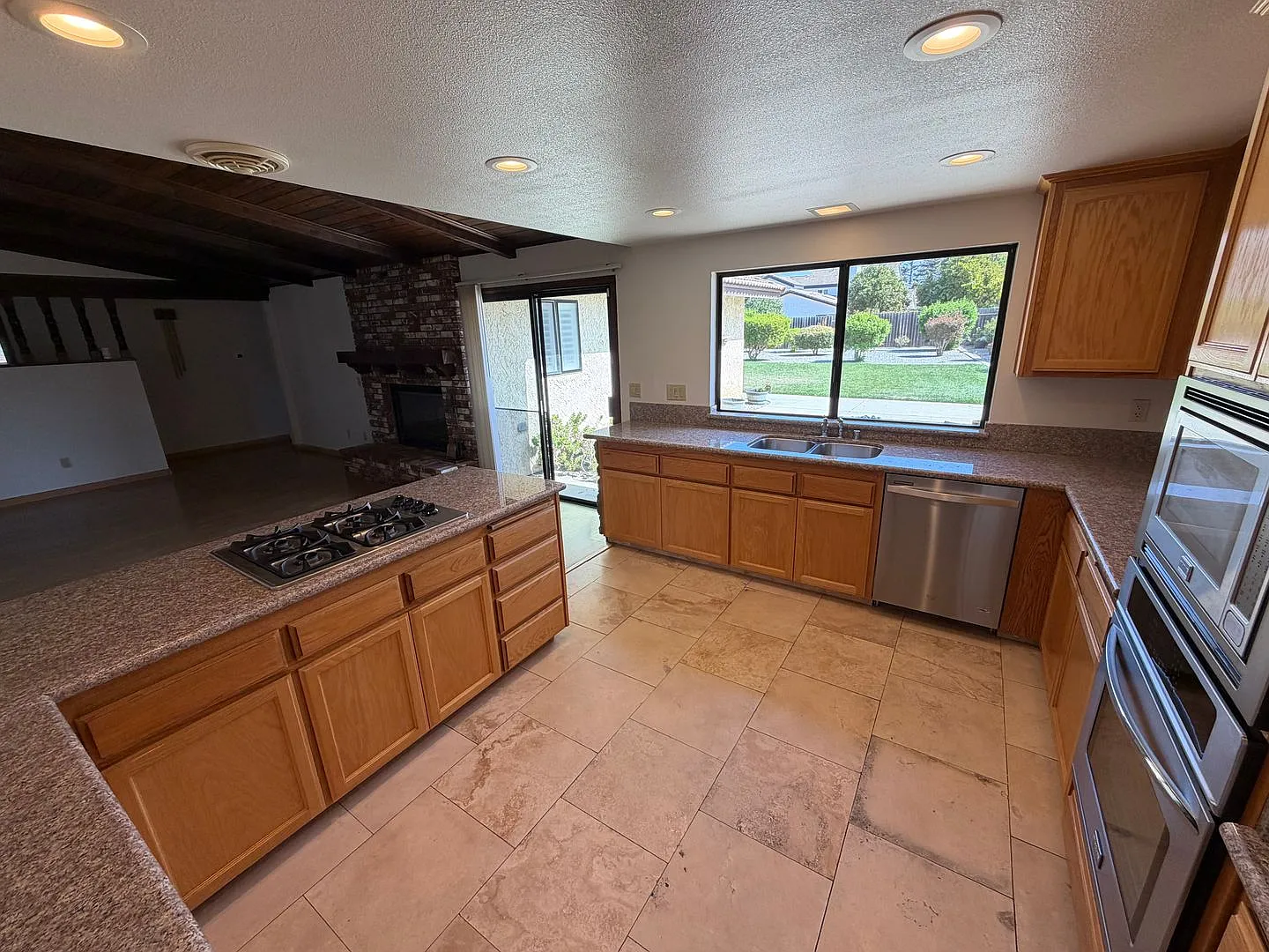 818 Harrison Drive -- 3 Bedroom, 2 Bathroom North-East Santa Maria Custom Home — Photo 4