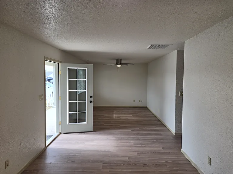 443 Pear Ln — Photo 4