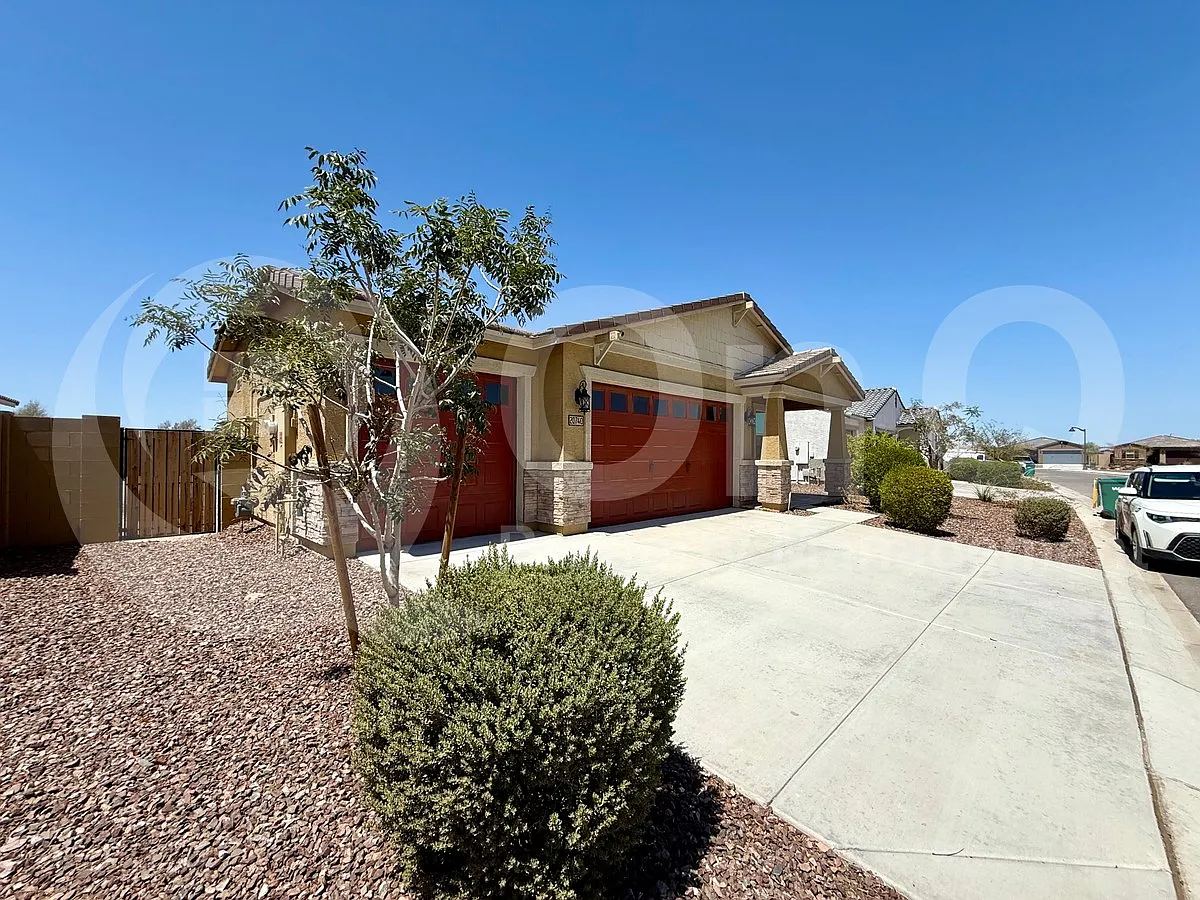 4 bed, 2.0 bath, 1827 sqft, $1,850 — Photo 2