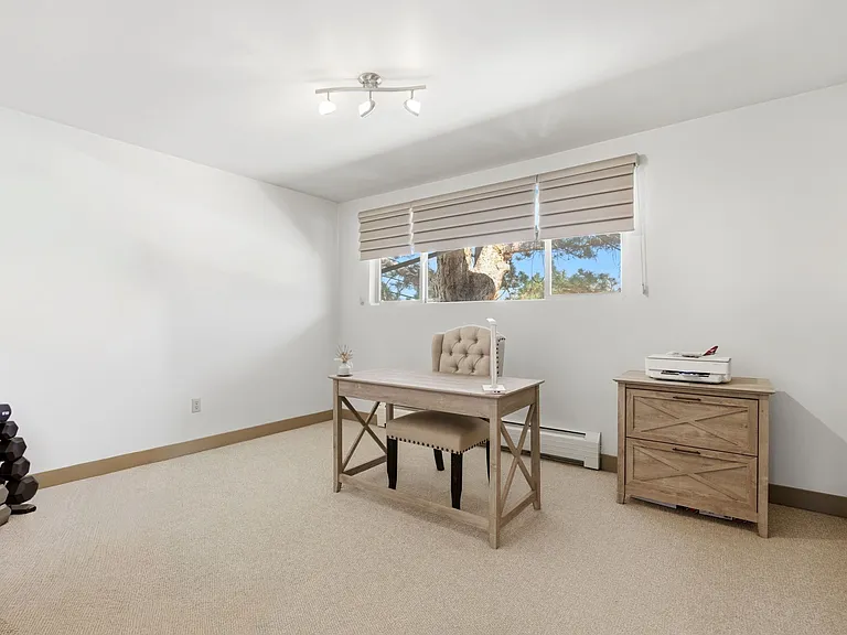 891 N Glencoe St — Photo 17