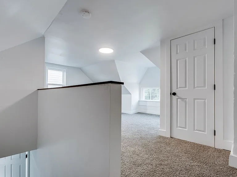 623 Lillian St — Photo 36