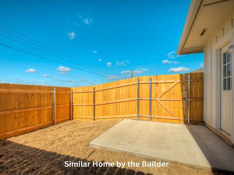 121 Sterling Dr — Photo 32