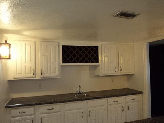 3rd image of 1809 Butterfield Trl