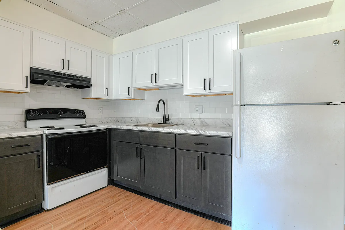 Kitchen - 1614 Route 9W #3