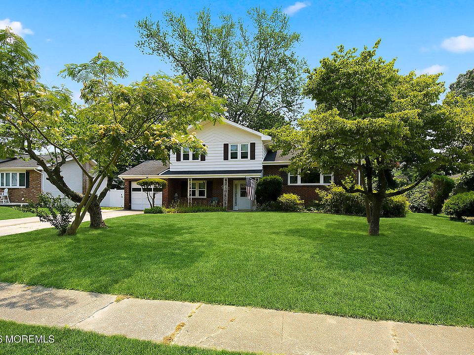 1st image of 839 Regency Court