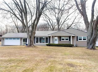 12139 N Syracuse Webster Rd, Syracuse, IN 46567