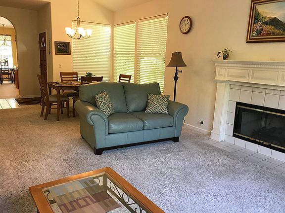 5th image of 815 Glen Miller Dr