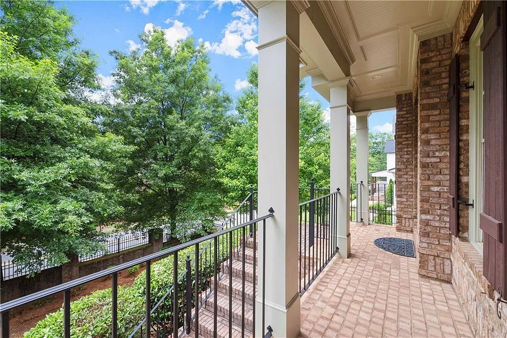 4 bed, 4.5 bath, 3855 sqft, $8,600 — Photo 3