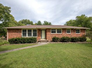 129 Cherokee Rd, Hendersonville, TN 37075