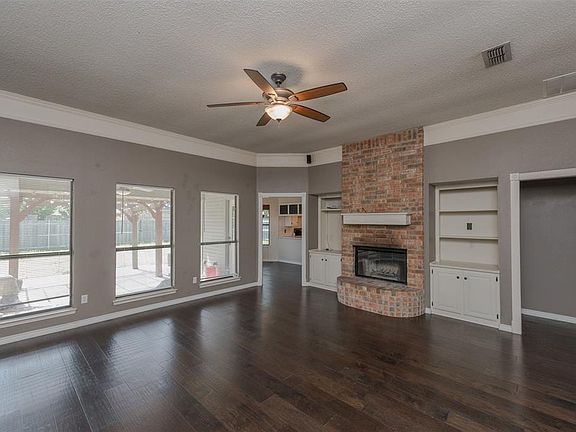 3rd image of 2900 Whispering Creek Ln