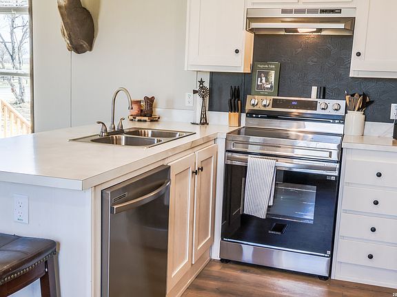 3rd image of 3131 sandy elm