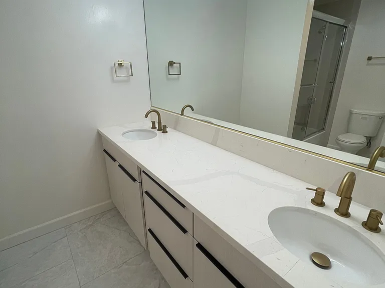 833 S Bedford St #202 — Photo 12