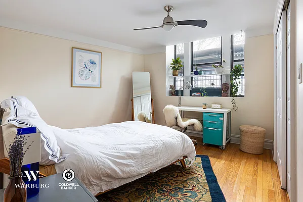 Sold by Coldwell Banker Warburg | media 5