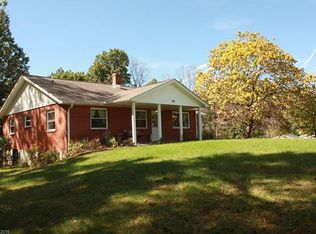 382 Lower Grassy Branch Rd, Asheville, NC 28805