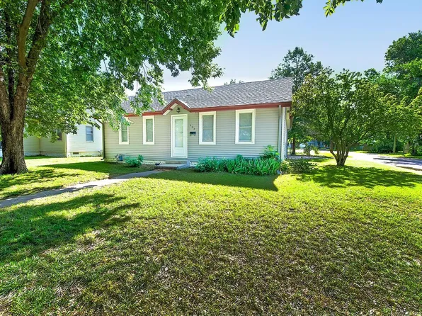 402 N Millwood St, Wichita, KS 67203