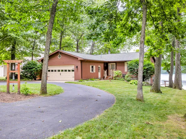 263 Westshore Dr, Jerome, MI 49249