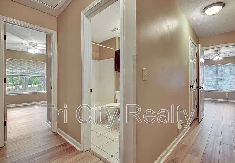 49 Montrose Ln — Photo 42