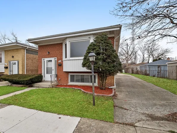 245 Zuelke Dr, Bellwood, IL 60104