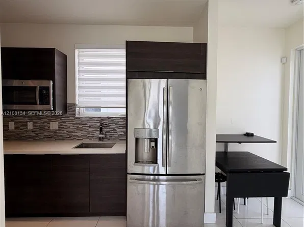 10426 NW 64th Ter, Doral, FL 33178