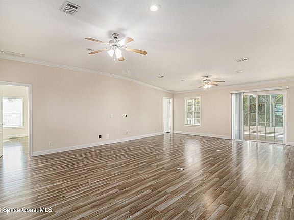 5th image of 812 Wren Cir