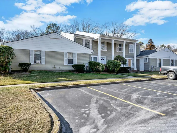3A Independence Court, Ridge, NY 11961