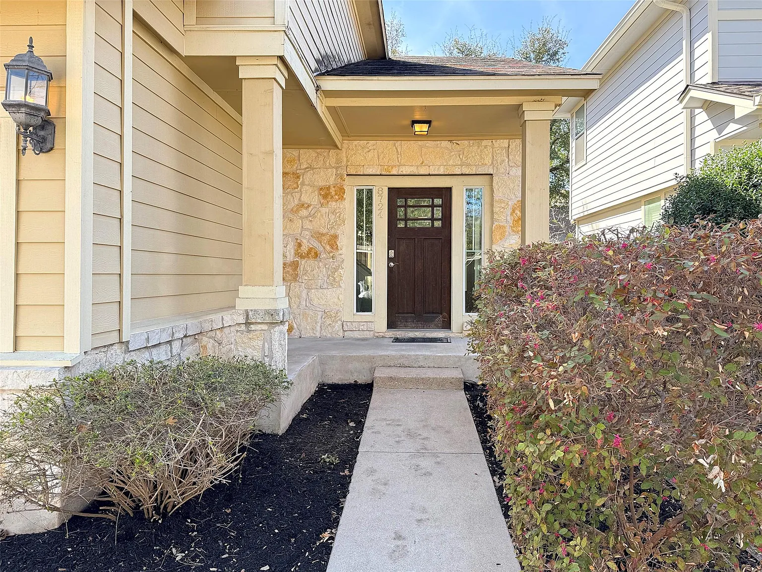 4 bed, 3.0 bath, 1916 sqft, $2,450 — Photo 4