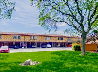 26 Cour Versaille, Palos Hills, IL 60465