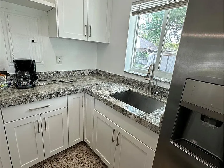 400 NW 61st Ave — Photo 6