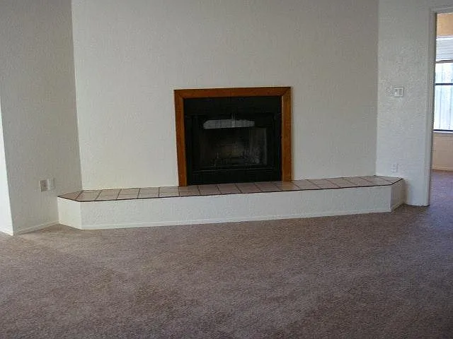 11009 Briarwood Ter NE — Photo 8