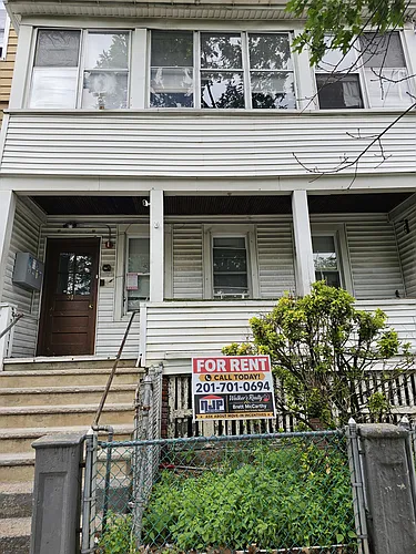 31 Parker Ave #1R Photo 1