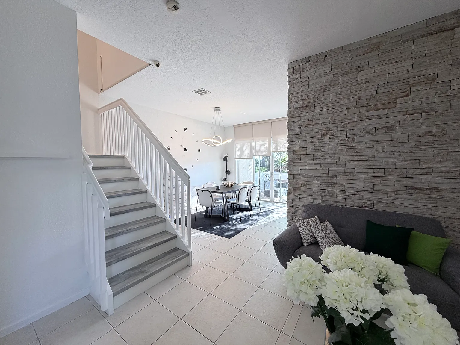 4 bed, 2005 sqft, $3,000 — Photo 4