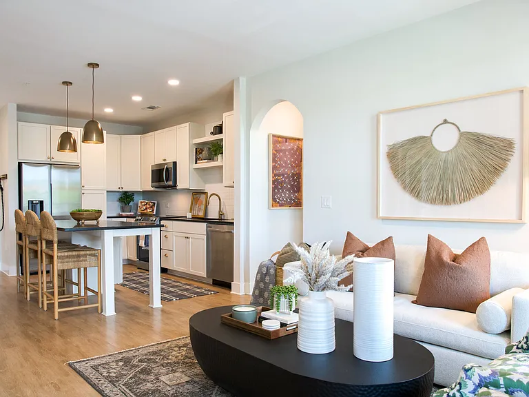 NOVEL University Place by Crescent Communities — Photo 4