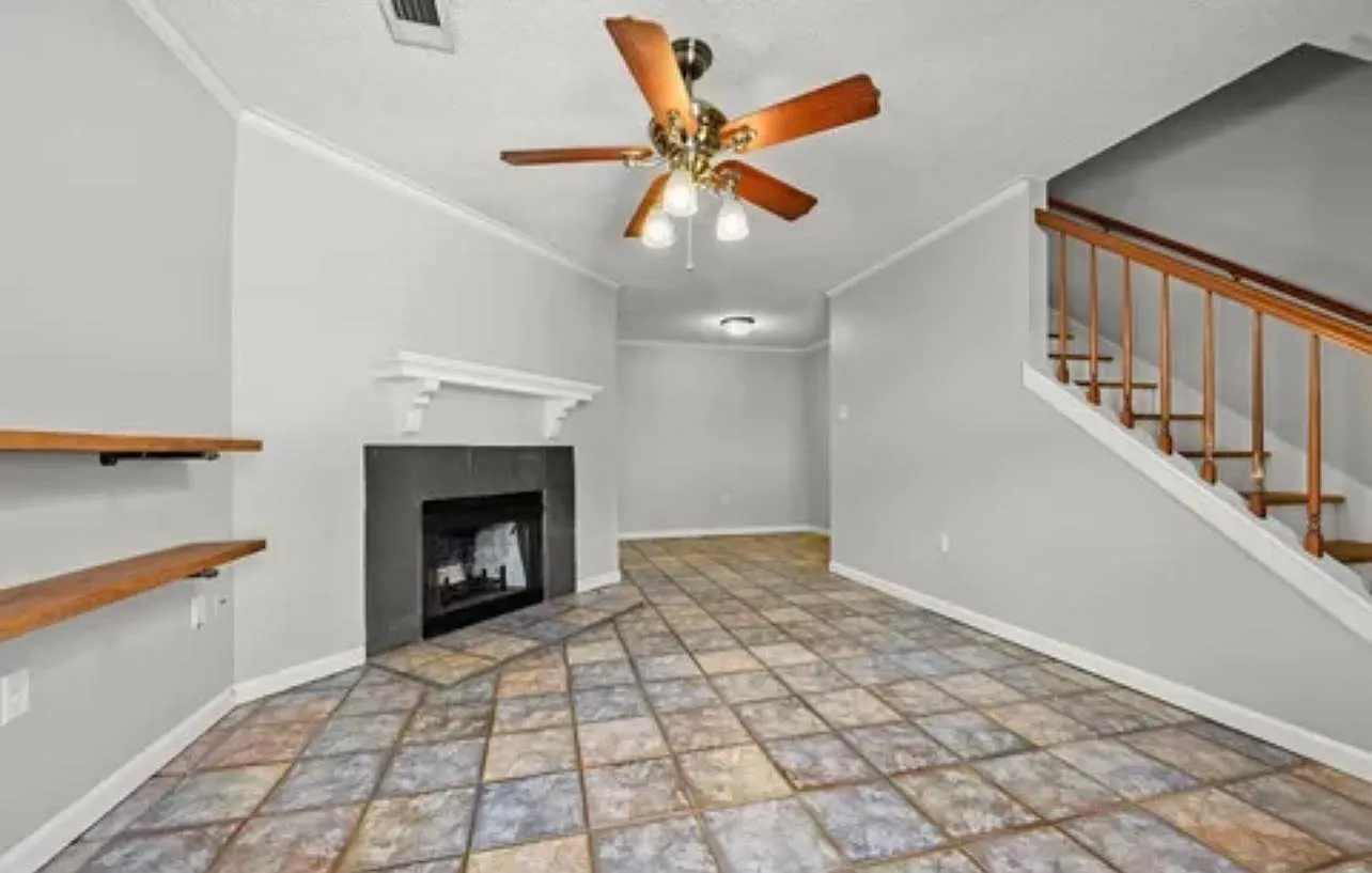 2 bed, 2.5 bath, 1068 sqft, $1,400 — Photo 3