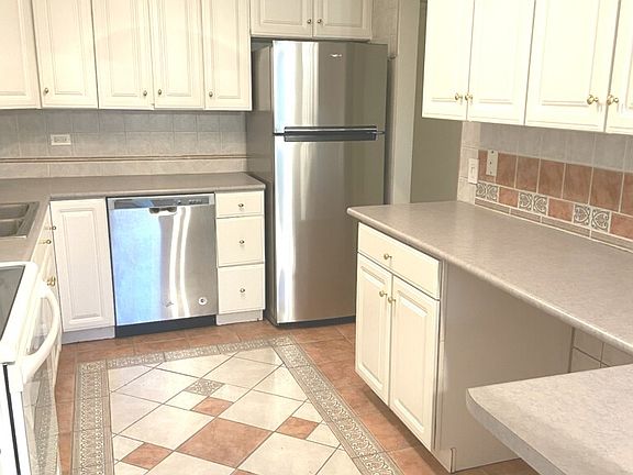 3rd image of 1202 N Dale Ave APT 2A