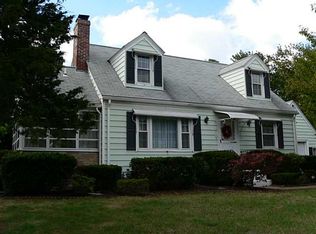 297 Fairfax Dr, Warwick, RI 02888