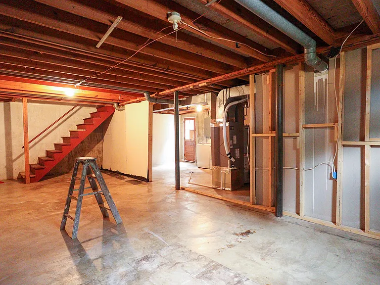 633 Tarpley Ln — Photo 13