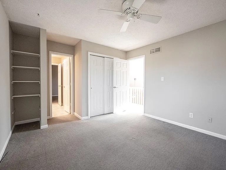 11704 Cameron Dr — Photo 12