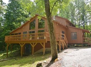 658 Moberg Rd, Becket, MA 01223