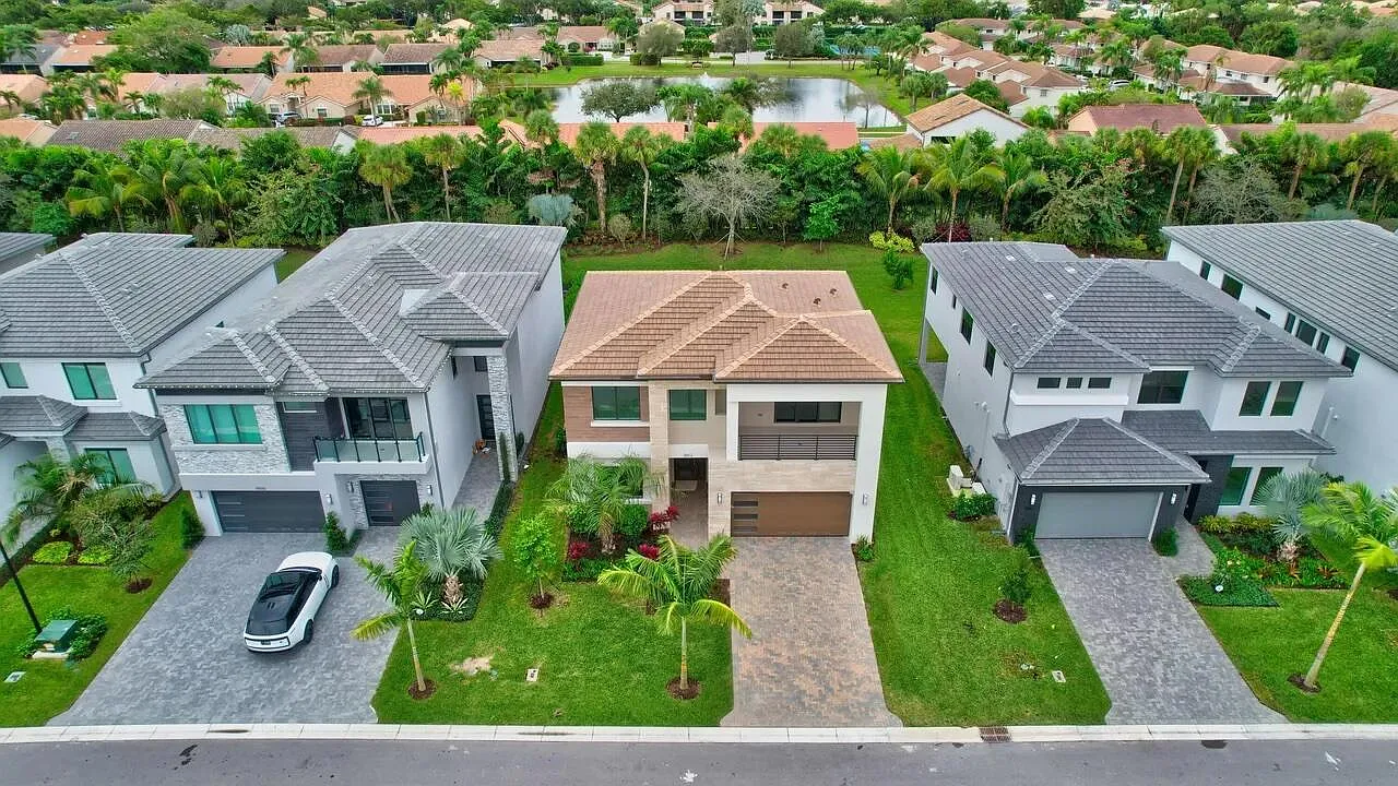 4 bed, 4.5 bath, 3263 sqft, $11,500 — Photo 3