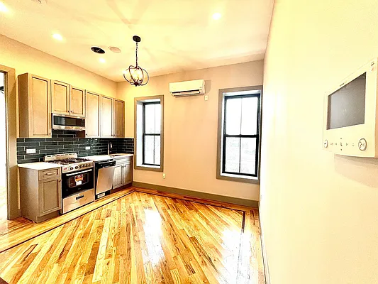 Rented by Doorway NYC, LLC | media 4