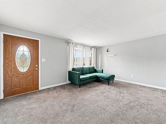 5th image of 606 Winterberry Rd
