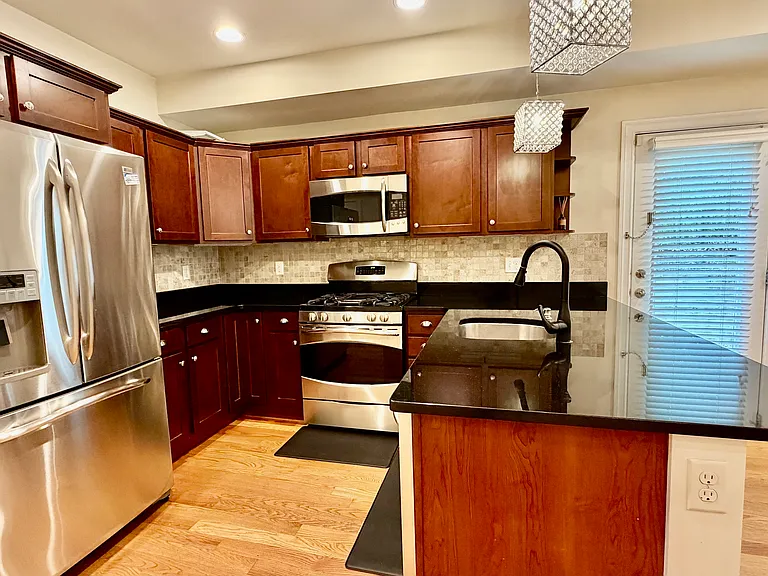 865 Lagrange St #4 — Photo 2