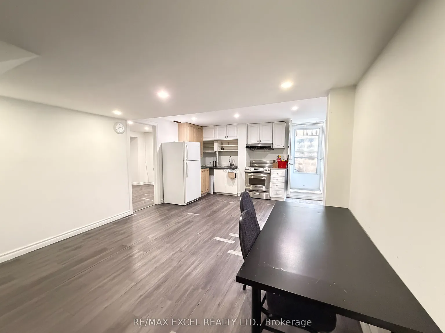 3 bed, $2,100 — Photo 2