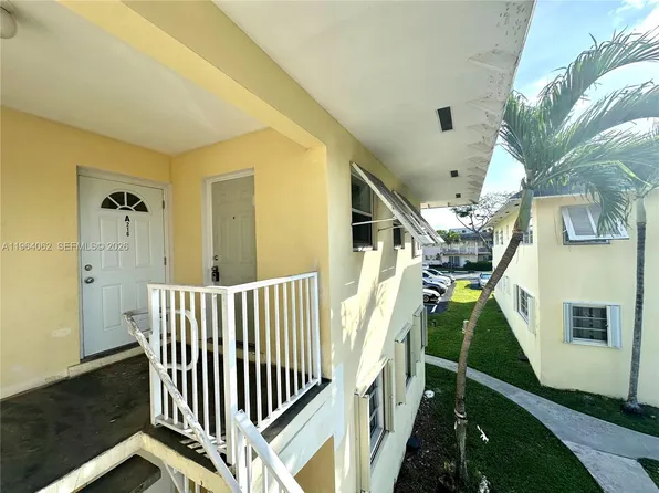7308 SW 82nd St APT A216, Miami, FL 33143